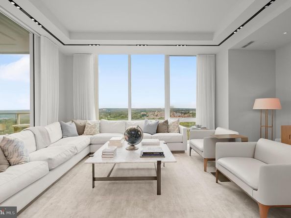 1781 N Pierce Street 2401, Arlington VA 22209