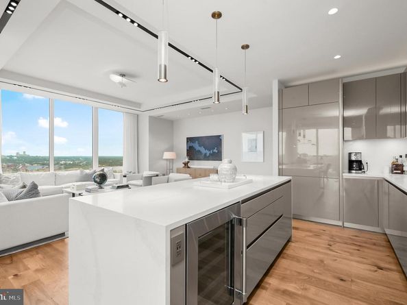 1781 N Pierce Street 2401, Arlington VA 22209