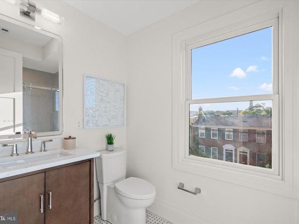 125 N West Street, Alexandria VA 22314