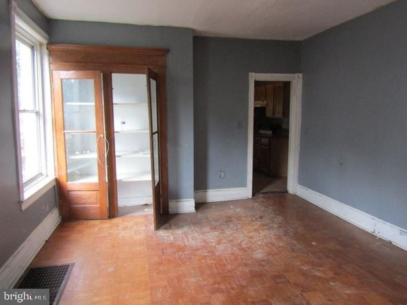 53 E Essex Avenue, Lansdowne PA 19050