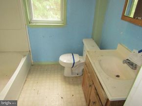53 E Essex Avenue, Lansdowne PA 19050