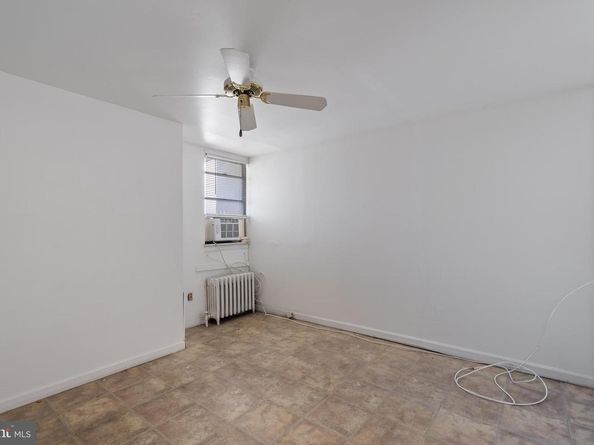 909 Watkins Street, Philadelphia PA 19148