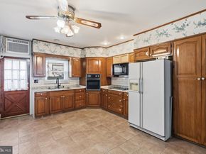 909 Watkins Street, Philadelphia PA 19148