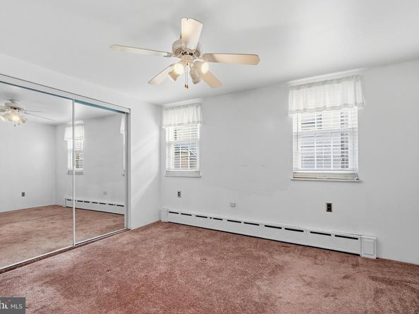 909 Watkins Street, Philadelphia PA 19148