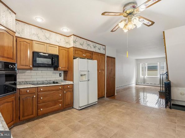 909 Watkins Street, Philadelphia PA 19148