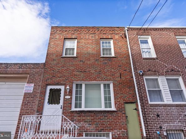909 Watkins Street, Philadelphia PA 19148