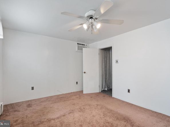 909 Watkins Street, Philadelphia PA 19148