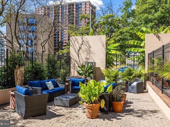 1301 N Courthouse Road 1108, Arlington VA 22201