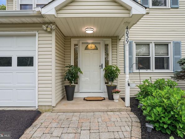 4039 Holly Way, Doylestown PA 18902
