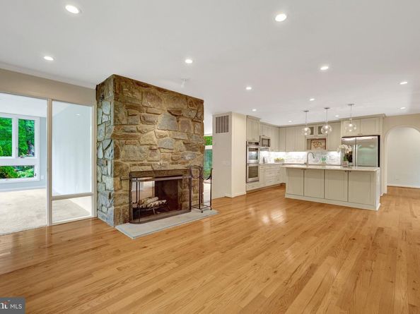 6952 Kyleakin Court, Mclean VA 22101