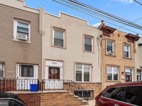 1521 W Shunk Street, Philadelphia PA 19145