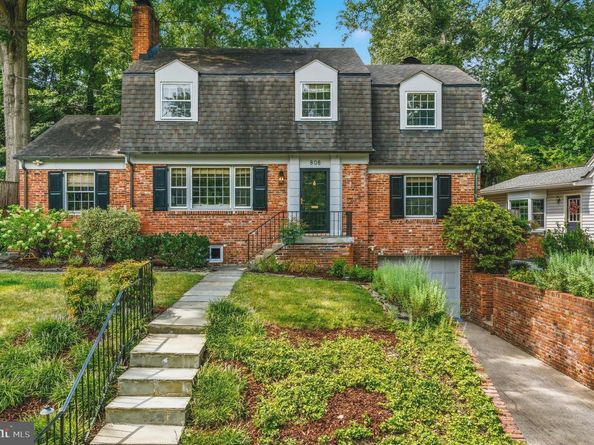 808 W Timber Branch Parkway, Alexandria VA 22302