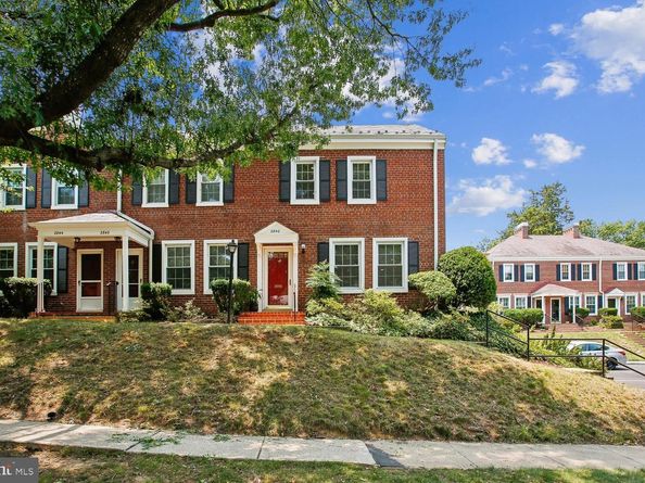 2840 S Buchanan Street, Arlington VA 22206