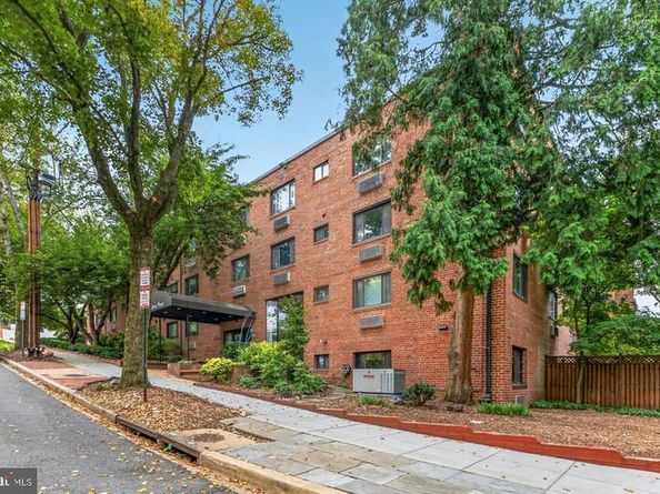 4114 NW Davis Place NW 118, Washington DC 20007