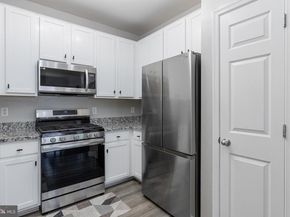 4852 Eisenhower Avenue 338, Alexandria VA 22304