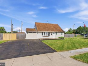 95 Cardinal Road, Levittown PA 19057