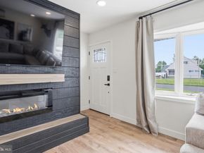 95 Cardinal Road, Levittown PA 19057