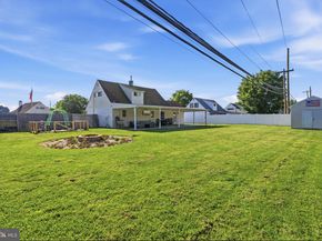 95 Cardinal Road, Levittown PA 19057