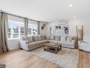 95 Cardinal Road, Levittown PA 19057