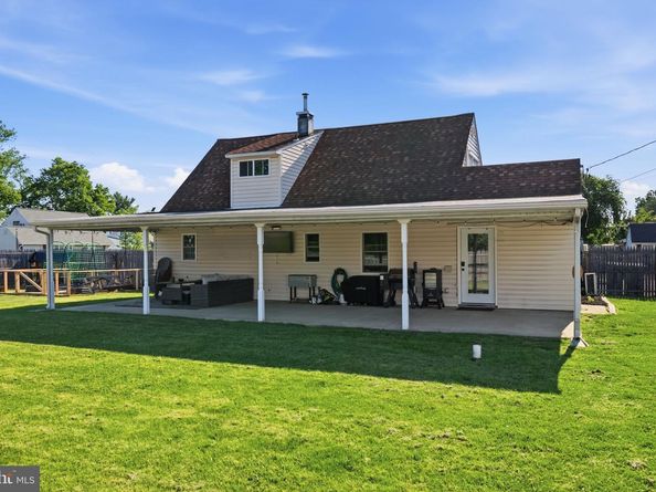 95 Cardinal Road, Levittown PA 19057