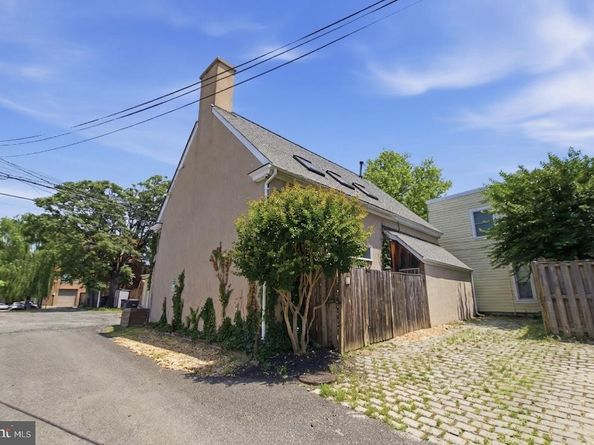 10 Irving Court, Alexandria VA 22314