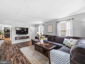 2452 Arlington Avenue, Abington PA 19001