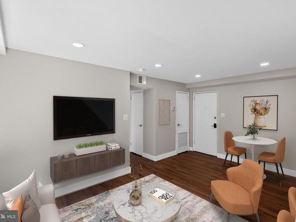 212 Oakwood Street SE 213, Washington DC 20032