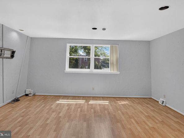 1100 Surrey Road, Philadelphia PA 19115