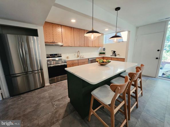 11545 Maple Ridge Road, Reston VA 20190