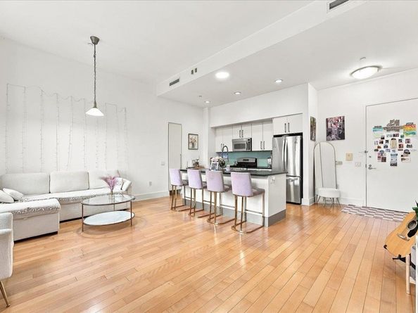 4 Beacon Way 14, Jersey City NJ 07304