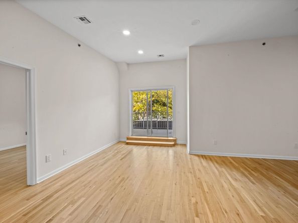 673 Bergen Ave 302, Jersey City NJ 07304