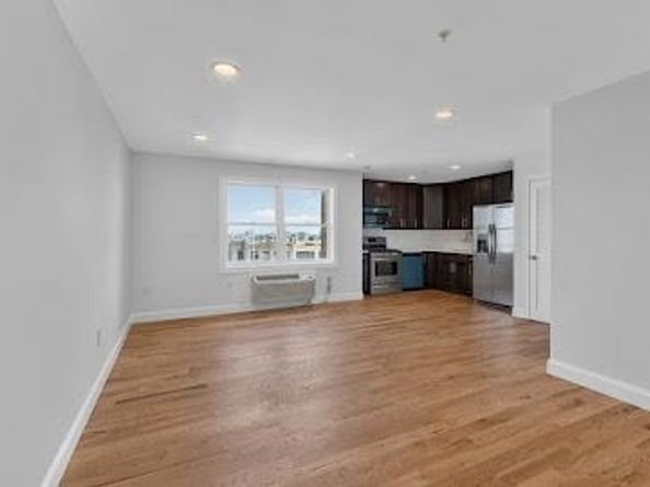 315 7th St 703, Union City NJ 07087