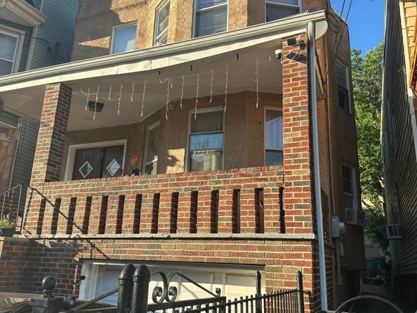 210 Wilkinson Ave, Jersey City NJ 07305