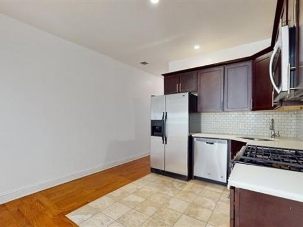 131 Brunswick St, Jersey City NJ 07302