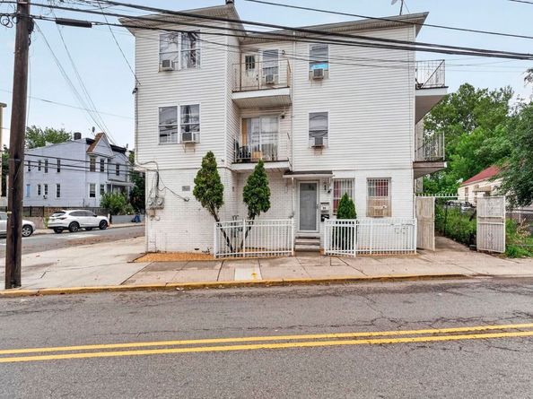 115 Old Bergen Rd, Jersey City NJ 07305