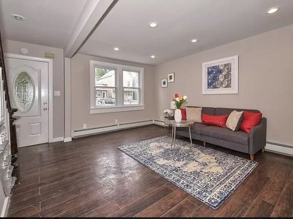 70 East 25th St, Bayonne NJ 07002-0000