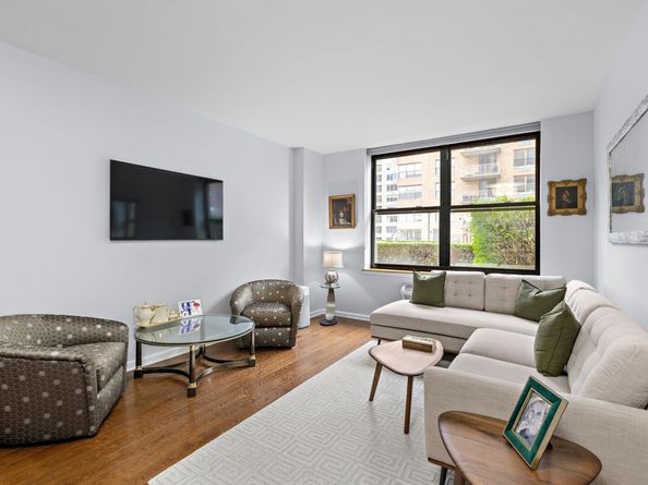 2 Constitution Ct 413, Hoboken NJ 07030