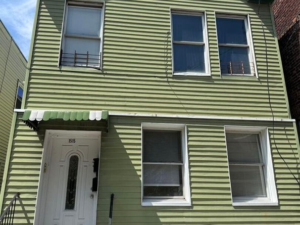 1515 Manhattan Ave, Union City NJ 07087