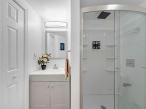 31 72nd St, North Bergen NJ 07047