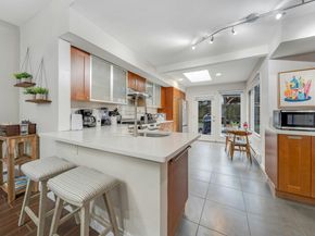 31 72nd St, North Bergen NJ 07047