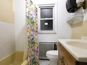 813 Montgomery St, Jersey City NJ 07306
