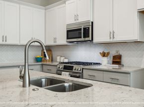 222 E 27th Street, Houston TX 77008