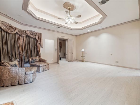 903 Old Lake Road, Houston TX 77057