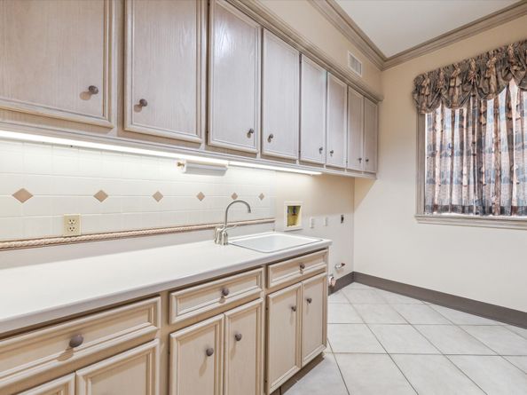 903 Old Lake Road, Houston TX 77057