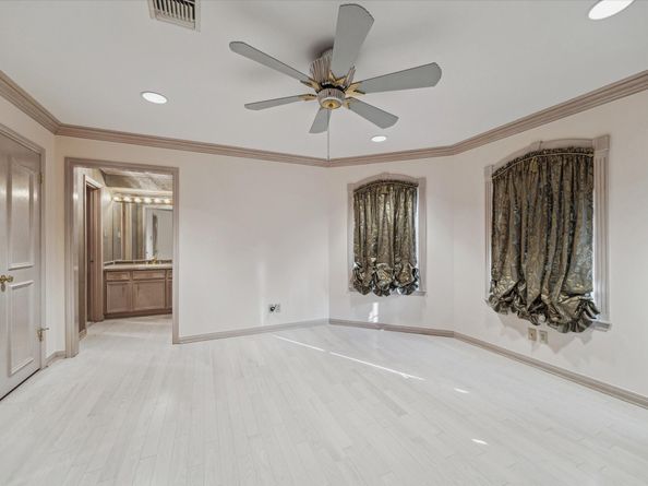 903 Old Lake Road, Houston TX 77057