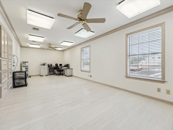 903 Old Lake Road, Houston TX 77057