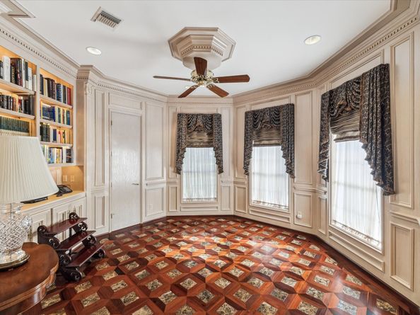 903 Old Lake Road, Houston TX 77057
