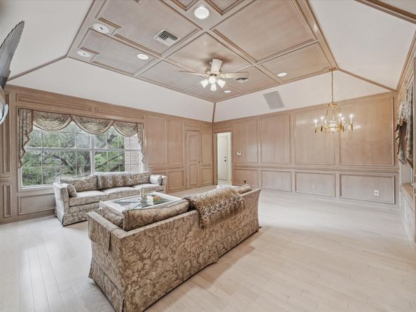 903 Old Lake Road, Houston TX 77057