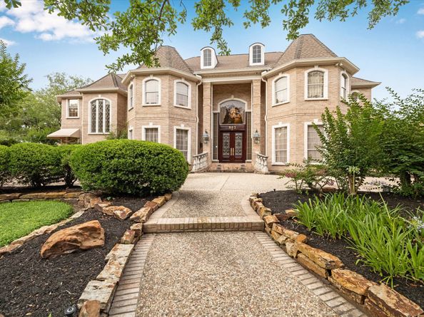 903 Old Lake Road, Houston TX 77057