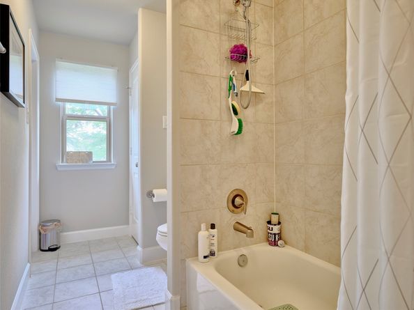 5235A Petty Street, Houston TX 77007